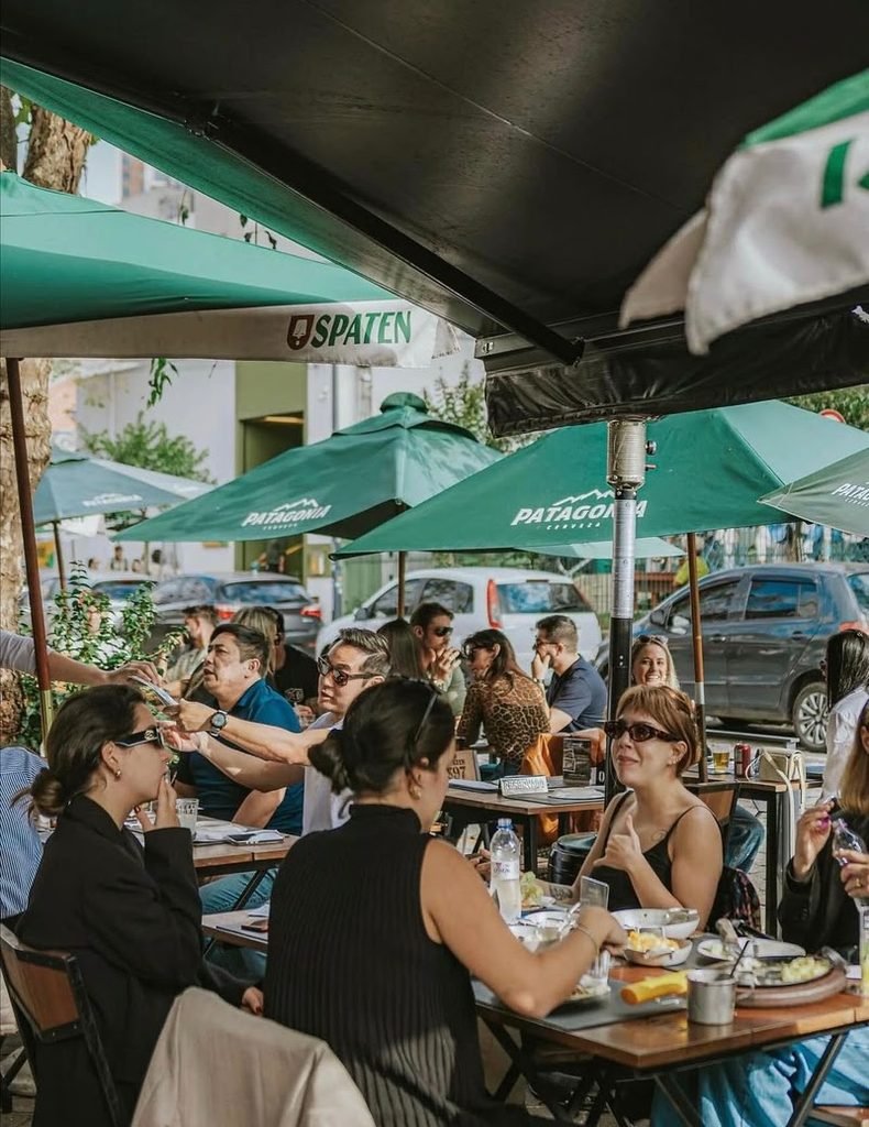 Parrilla em Curitiba: Grupo Canto transforma paixão pelo fogo em experiência gastronômica